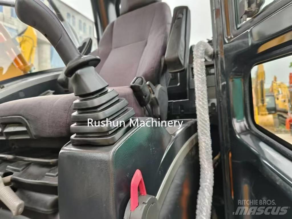 Hyundai R220 Гусеничні екскаватори