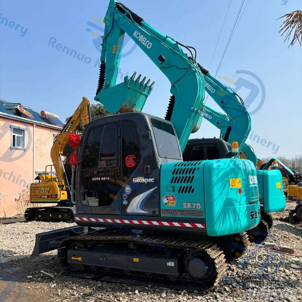 Kobelco SK75 Гусеничні екскаватори