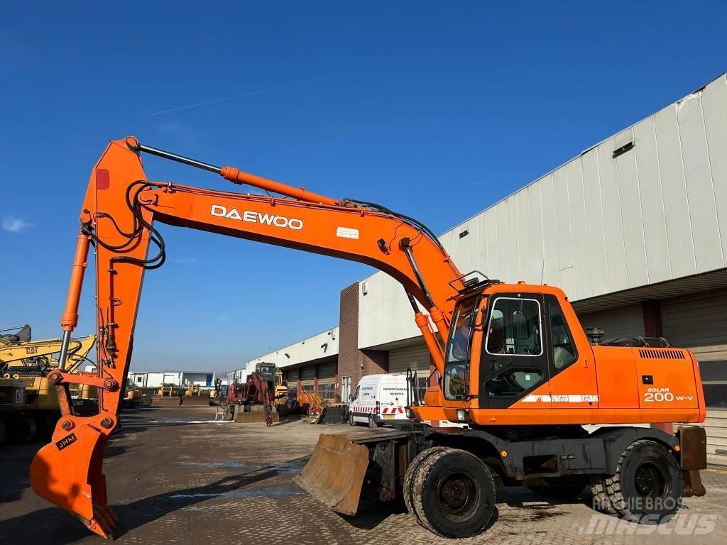 Daewoo Solar 200WV Колісні екскаватори
