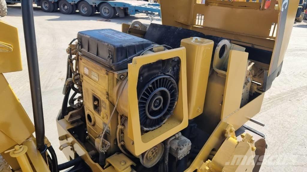 CAT CB 224 C Котки тротуарні