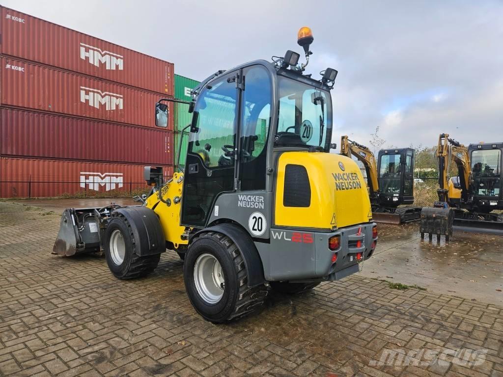 Wacker Neuson WL 25 Фронтальні навантажувачі