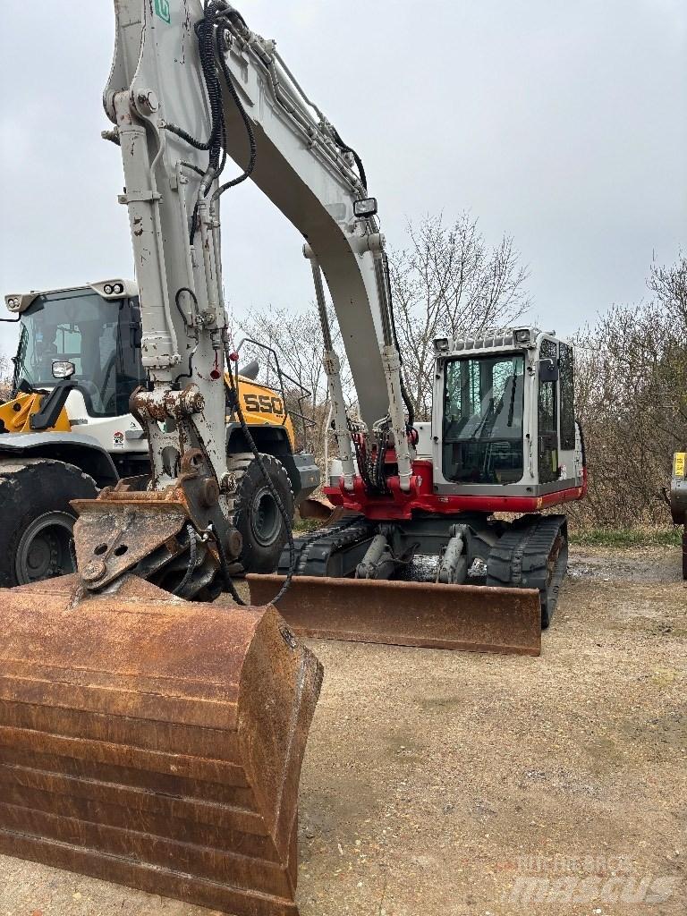 Takeuchi 1140 Гусеничні екскаватори