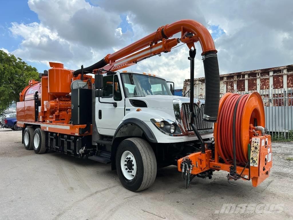 International 7400 Комбі/Вакуумні вантажівки