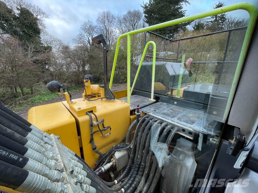 Komatsu PW 180-11 Колісні екскаватори