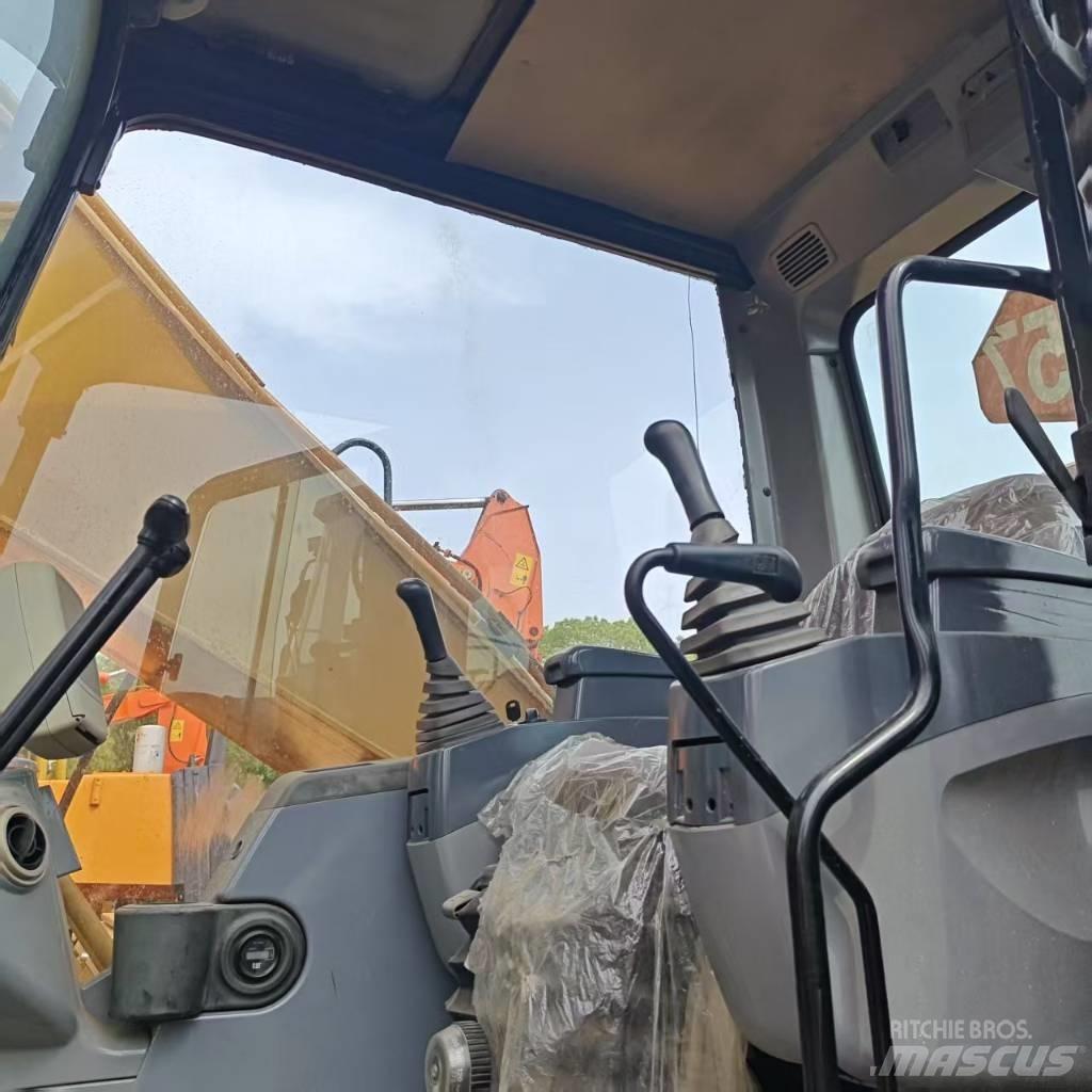 CAT 320 C L Гусеничні екскаватори