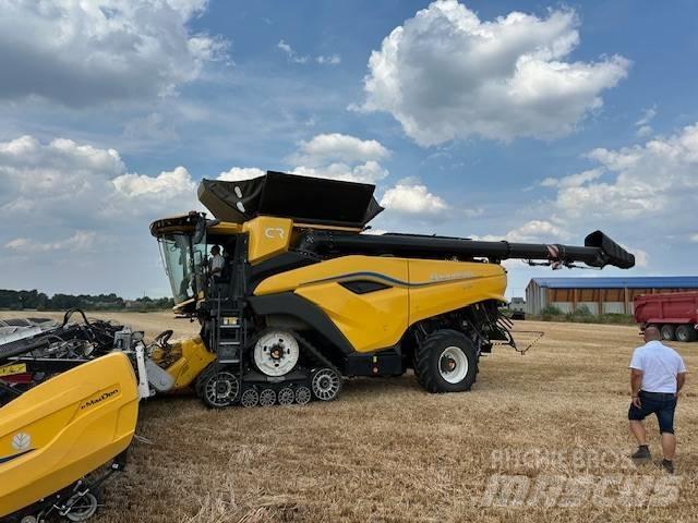 New Holland CR11 Зернозбиральні комбайни