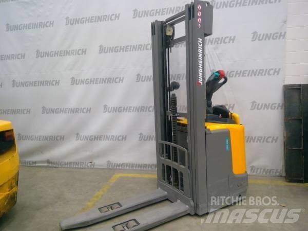 Jungheinrich ERC 212 Самохідні електроштабелери