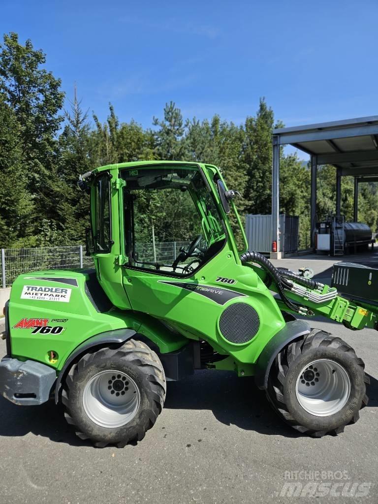Avant 760 I Багатофункціональне обладнання для вантажних і землекопальних робіт