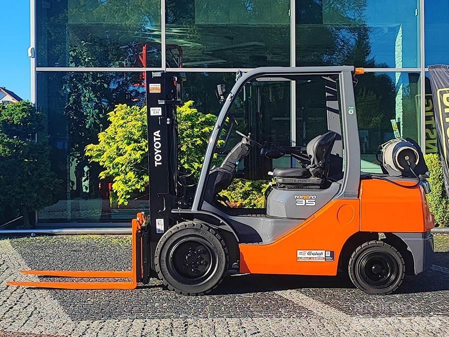 Toyota 02-8FGJF35 Газові навантажувачі