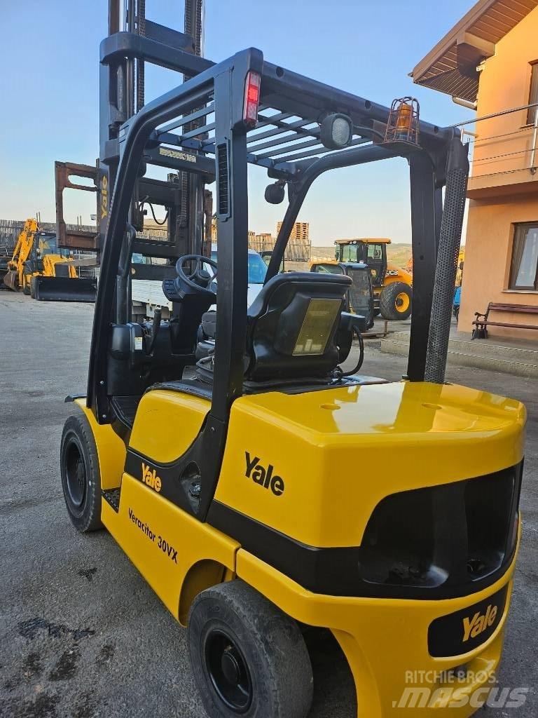 Yale 30 veracitor Річ-трак із високим підйомом