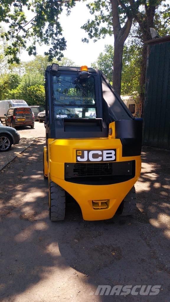 JCB TLT 35 D Телескопічні навантажувачі