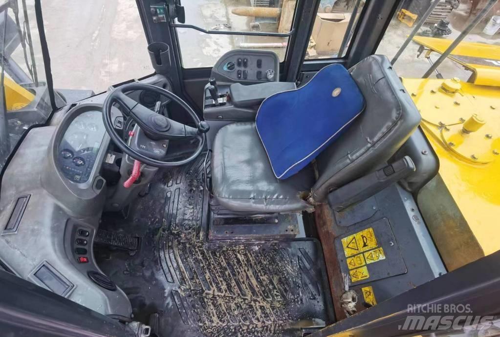 Komatsu WA 380 Фронтальні навантажувачі