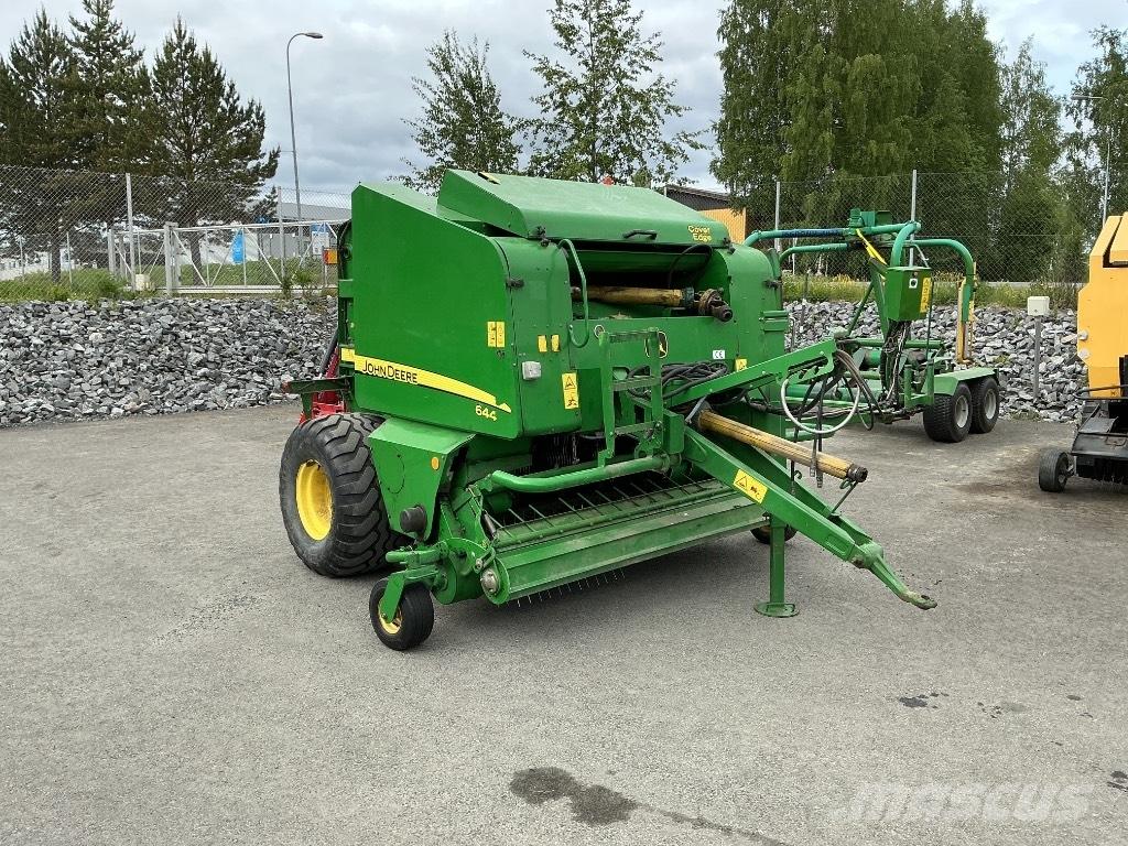 John Deere 644 Рулонні прес-підбирачі