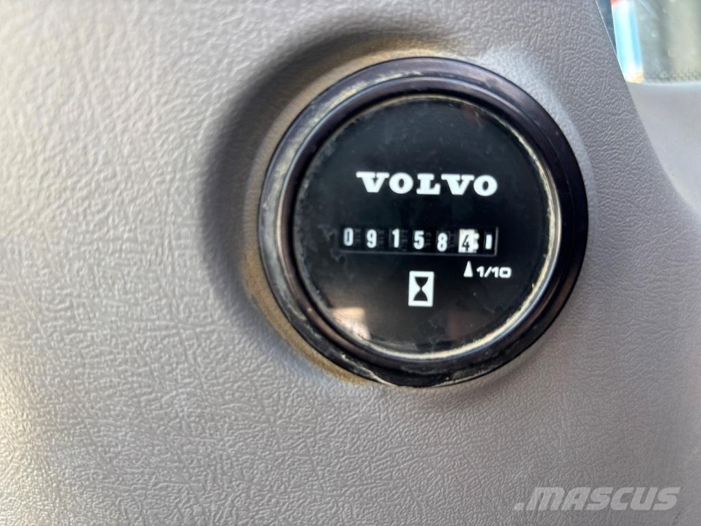 Volvo EC 140 EL Гусеничні екскаватори