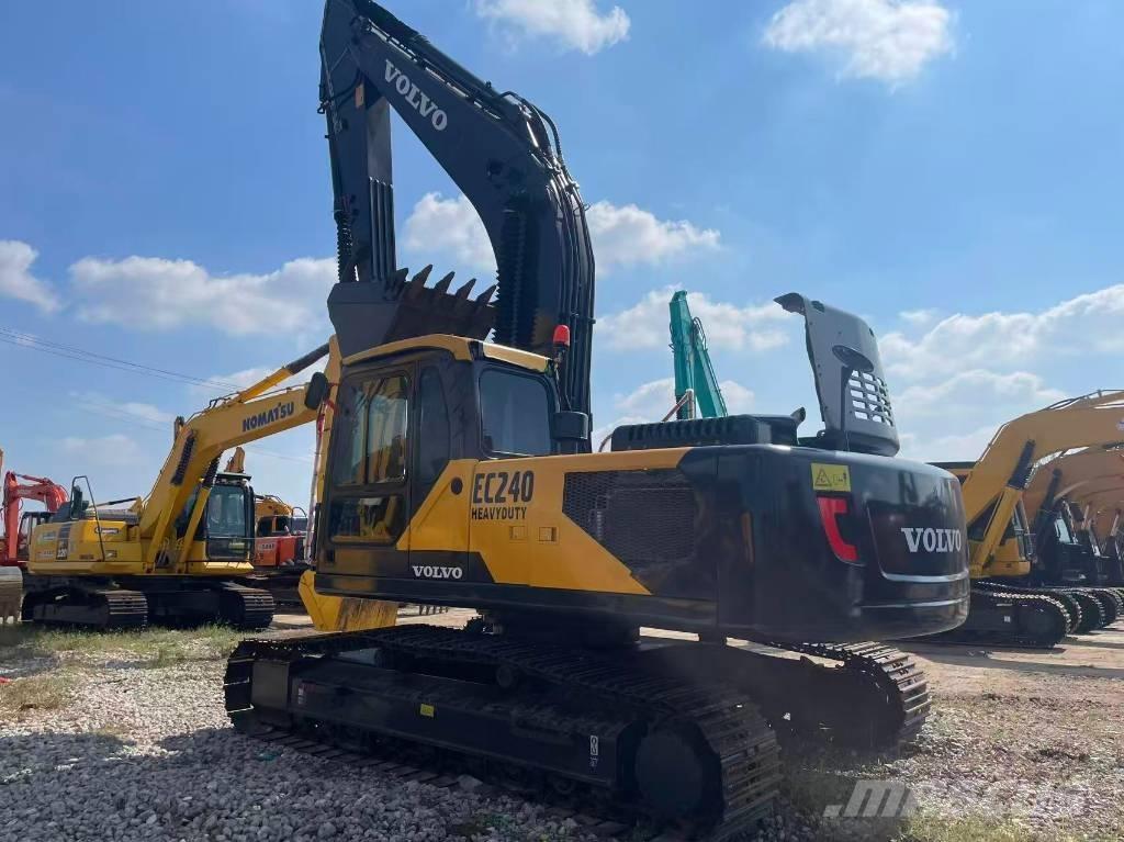 Volvo EC 240 Гусеничні екскаватори