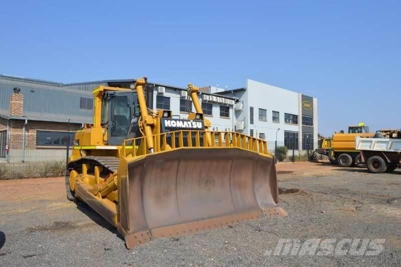 Komatsu D155-5 Гусеничні бульдозери