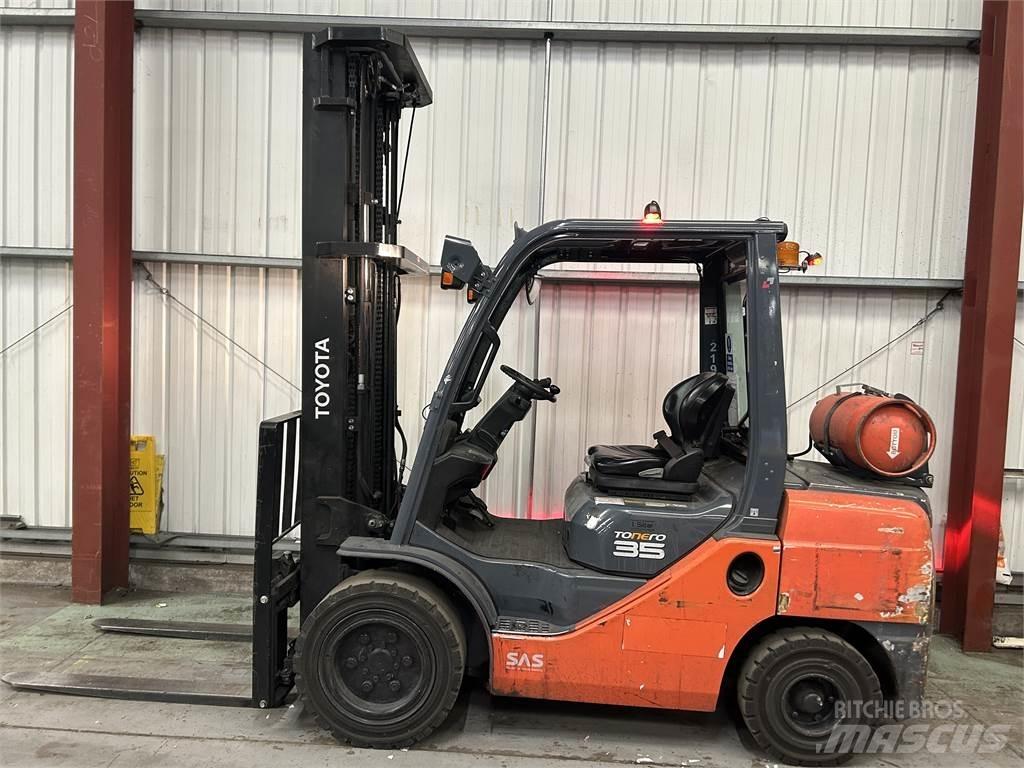 Toyota 02-8FGJF35 Газові навантажувачі
