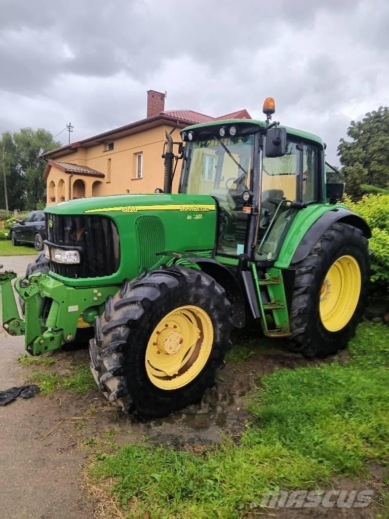 John Deere 6820 6820 Трактори