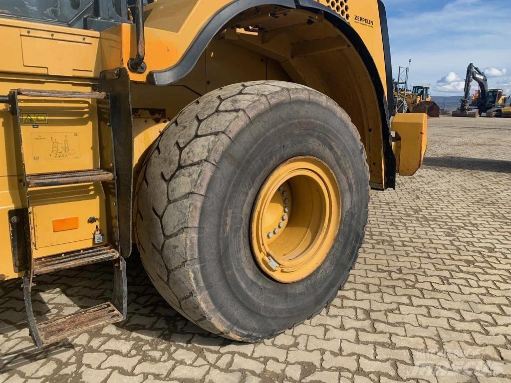 CAT 966K XE Фронтальні навантажувачі