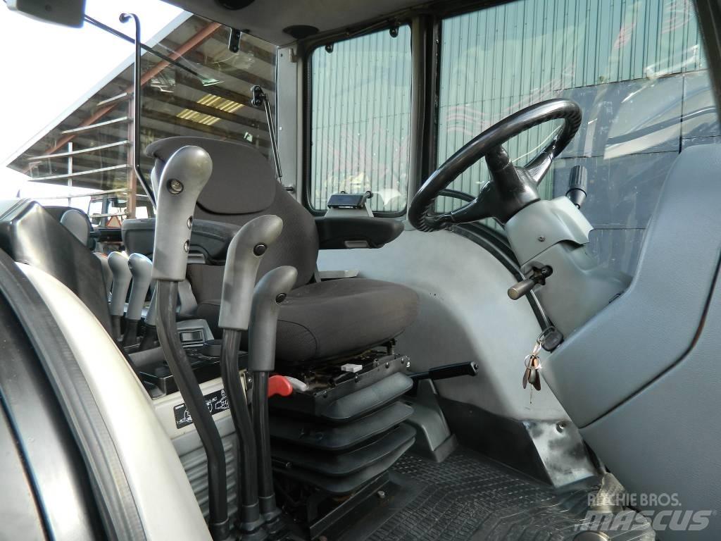 Valtra 8550 Трактори