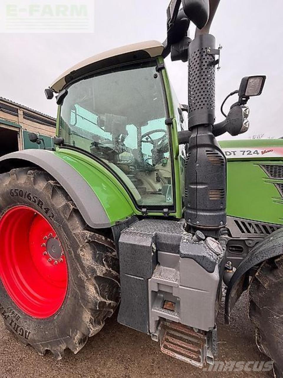 Fendt 724 vario Трактори
