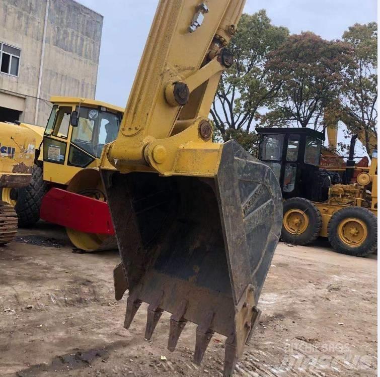 Komatsu pc220-8 Гусеничні екскаватори