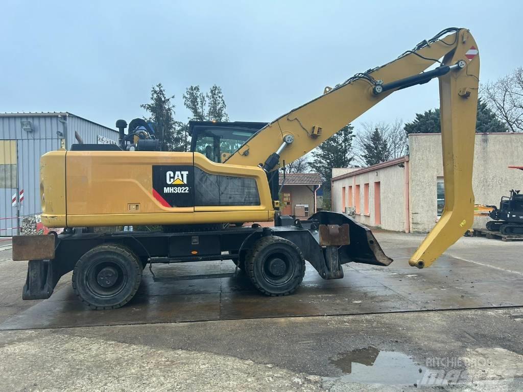 CAT MH3022 Колісні екскаватори