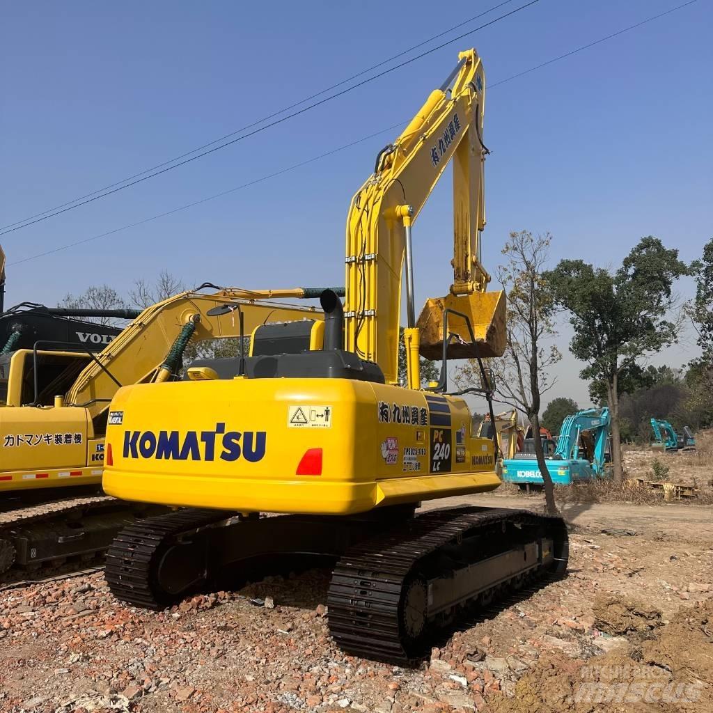 Komatsu PC 240 Гусеничні екскаватори