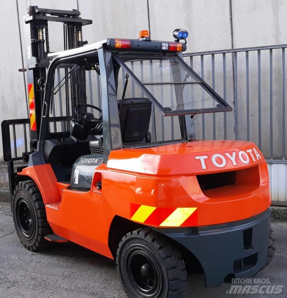 Toyota 7 FD 40 Дизельні навантажувачі