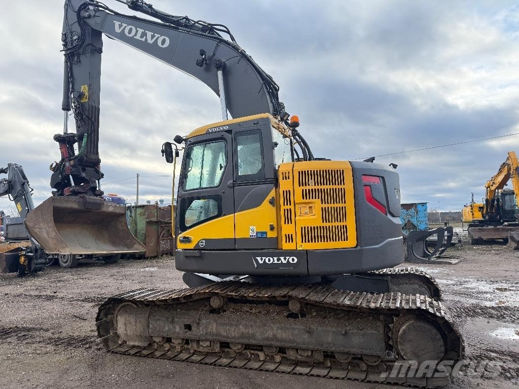 Volvo ECR 235 Гусеничні екскаватори