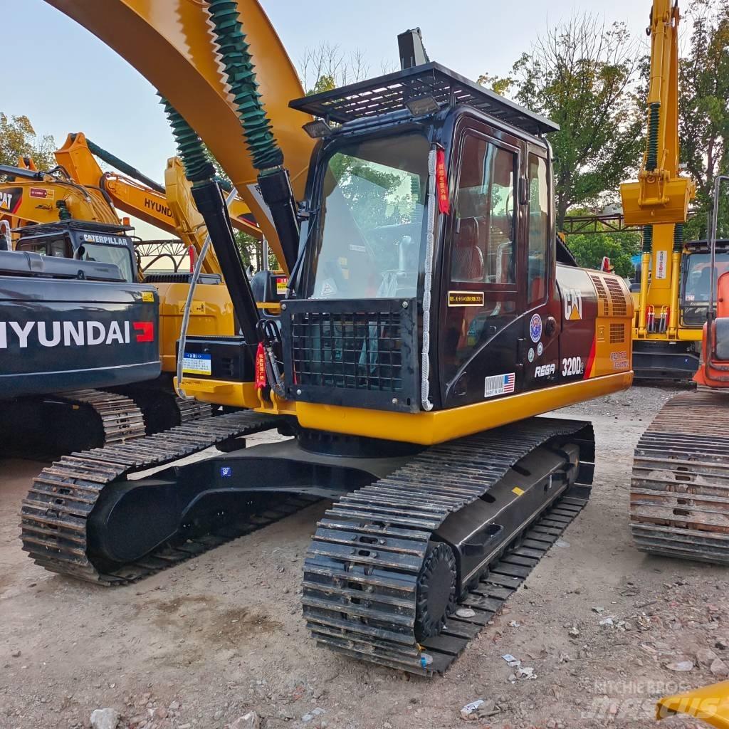 CAT 320 D2L Гусеничні екскаватори