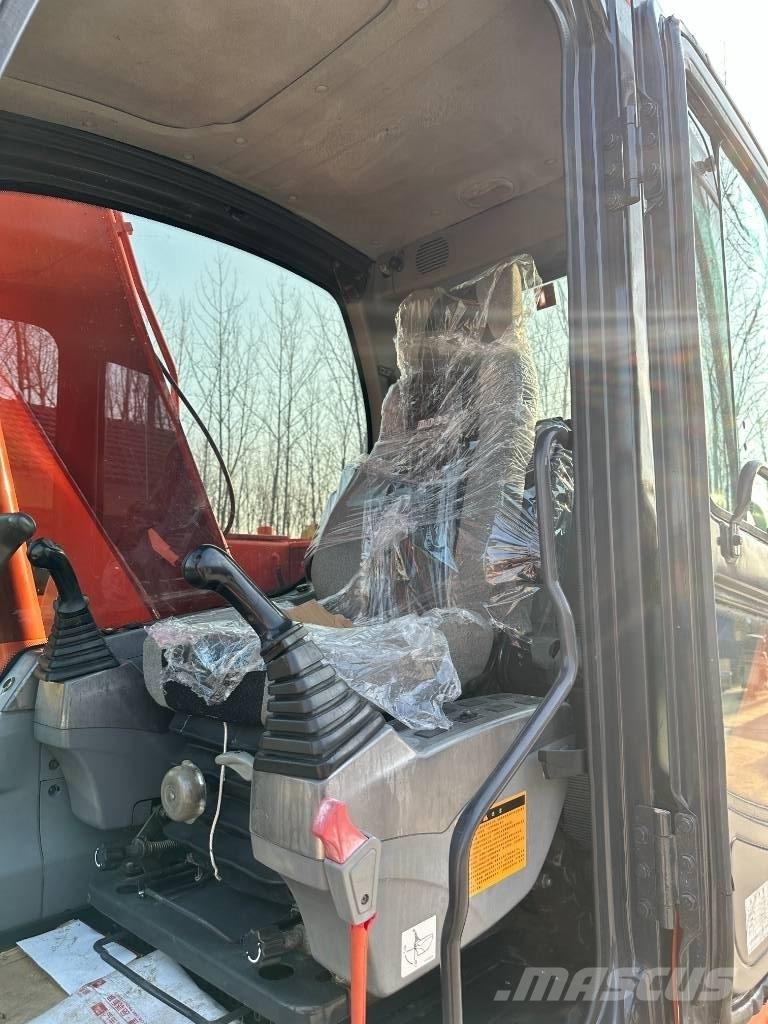 Doosan DX140 Гусеничні екскаватори