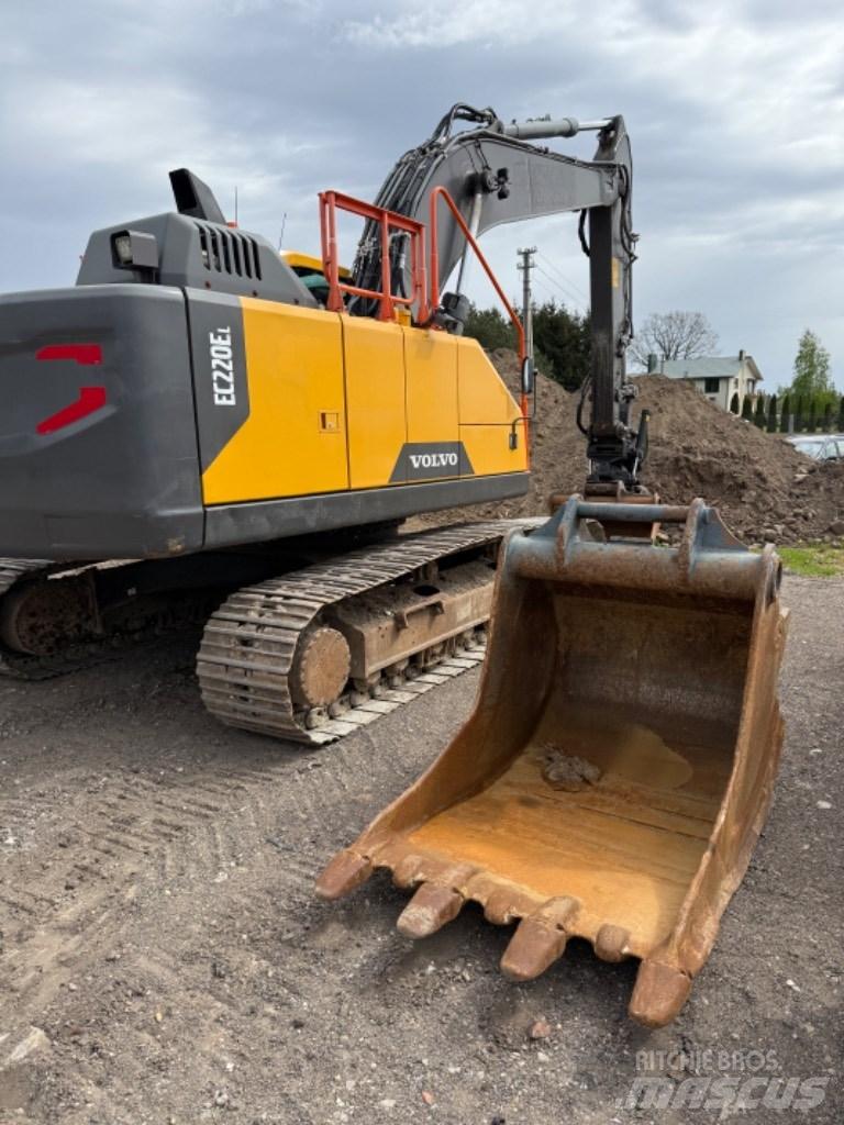 Volvo EC 220 EL Гусеничні екскаватори