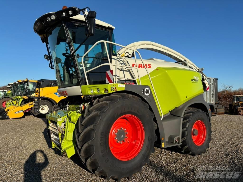CLAAS Jaguar 960 4WD Кормозбиральні комбайни