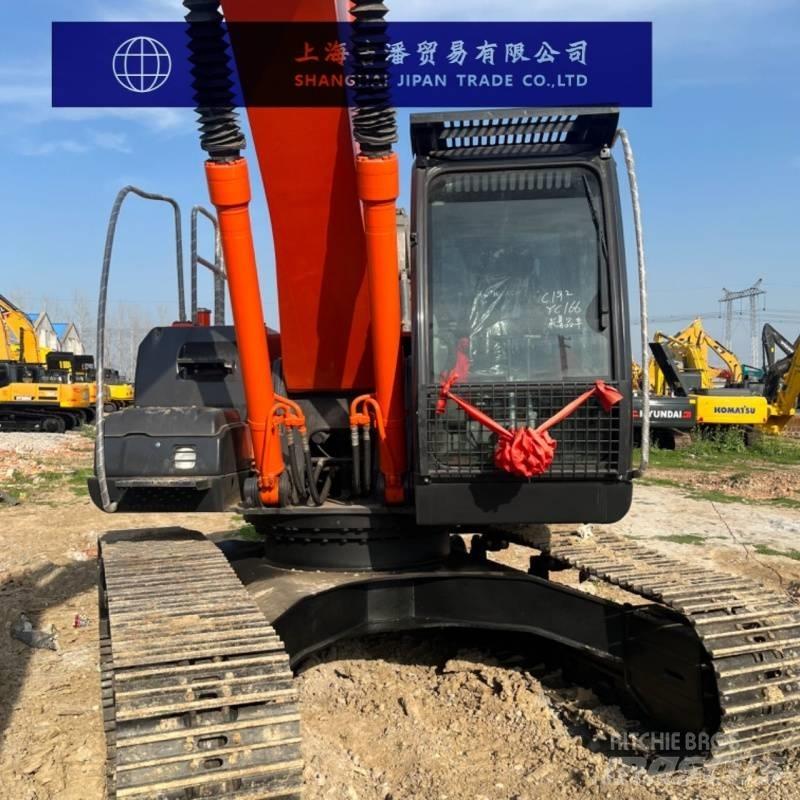 Hitachi ZX 240 Гусеничні екскаватори