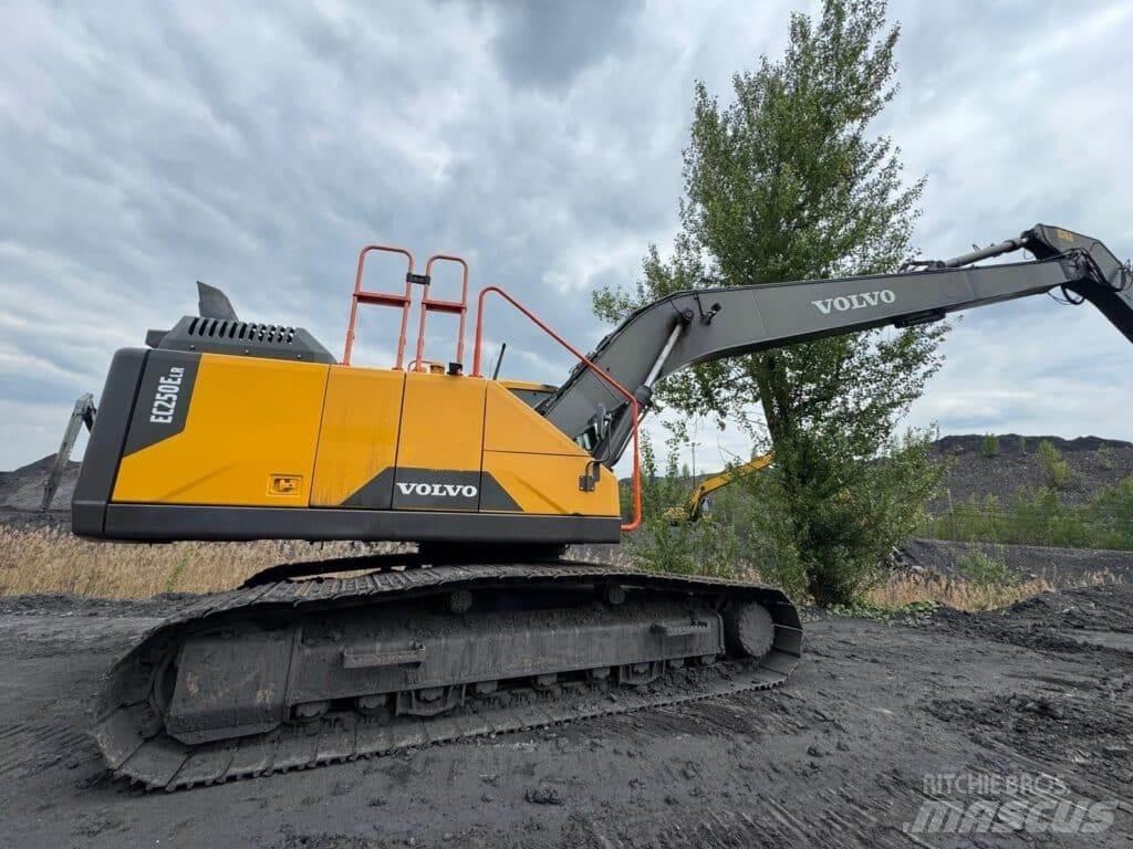 Volvo EC250ELR Гусеничні екскаватори