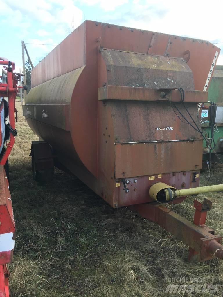 Samson feeder Завантажувачі змішувальних машин