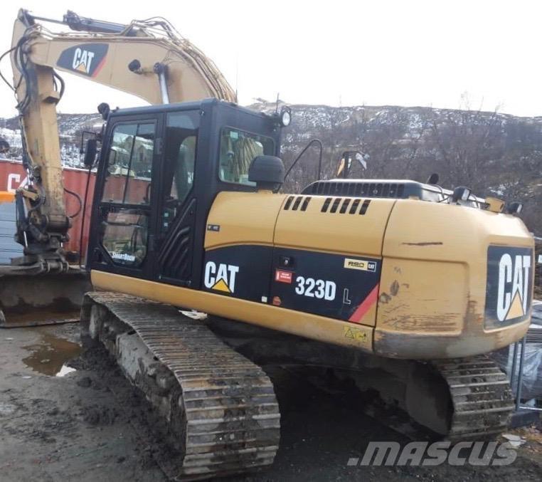 CAT 323 D L Гусеничні екскаватори
