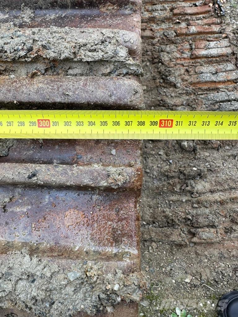 CAT 323 D L Гусеничні екскаватори