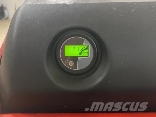 Manitou TI30 RM SP Самохідні електроштабелери