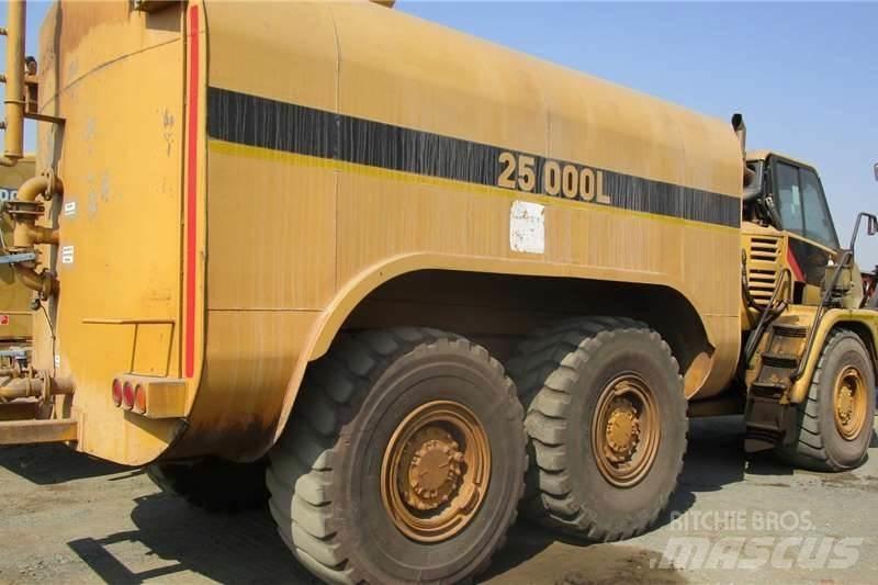 CAT 730C Вантажівки / спеціальні