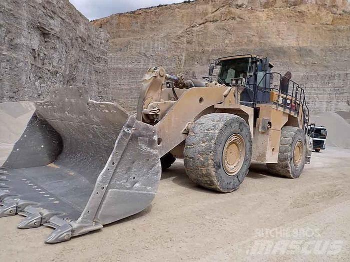 CAT 988K Фронтальні навантажувачі