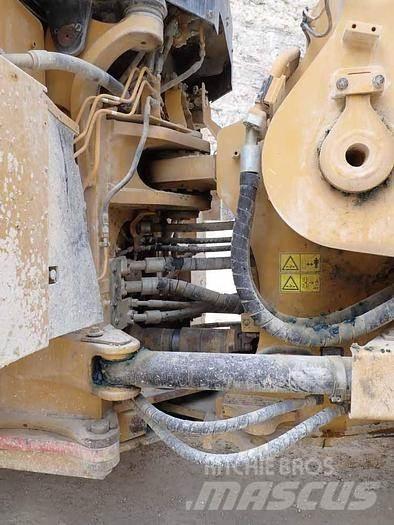 CAT 988K Фронтальні навантажувачі