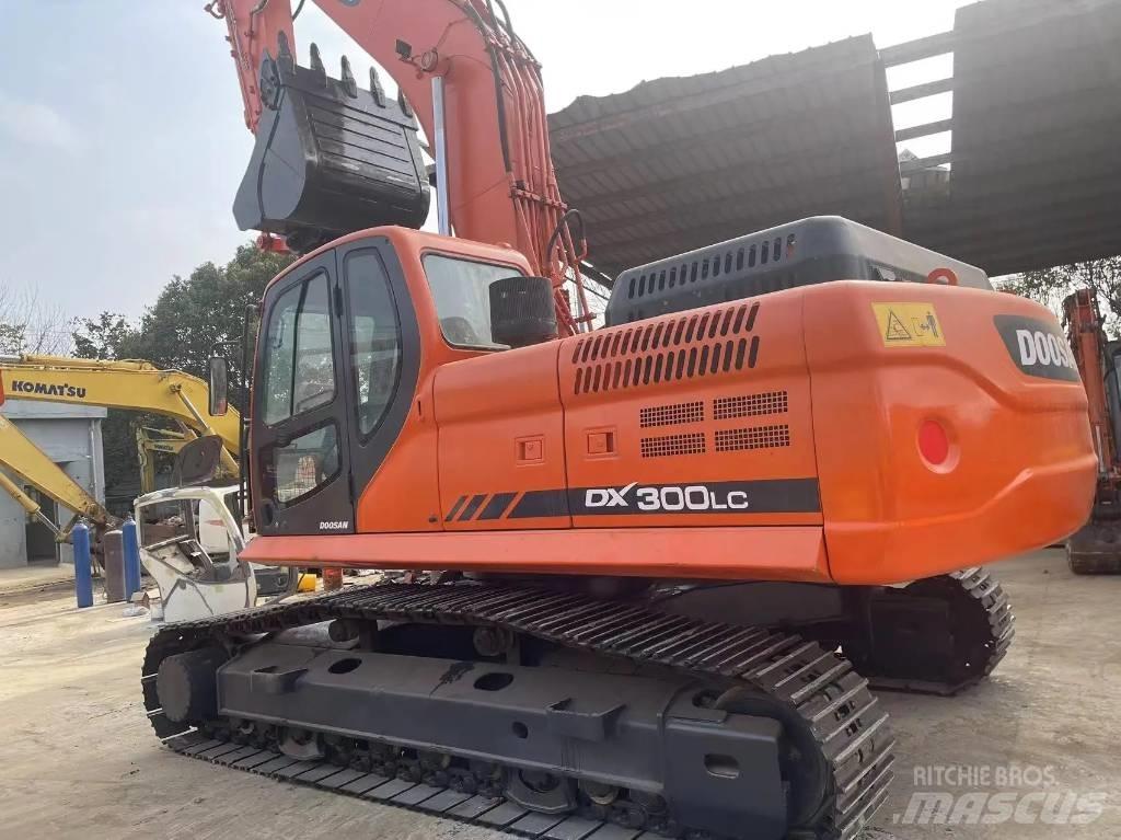 Doosan DX300LC Гусеничні екскаватори