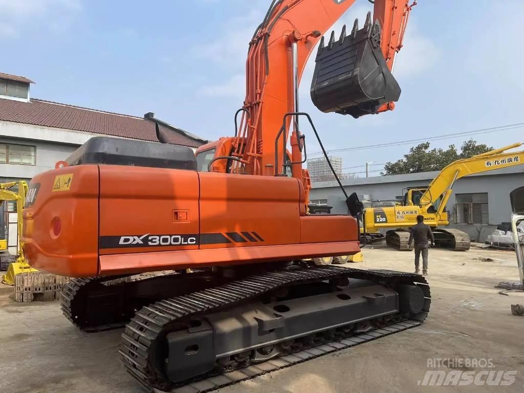 Doosan DX300LC Гусеничні екскаватори