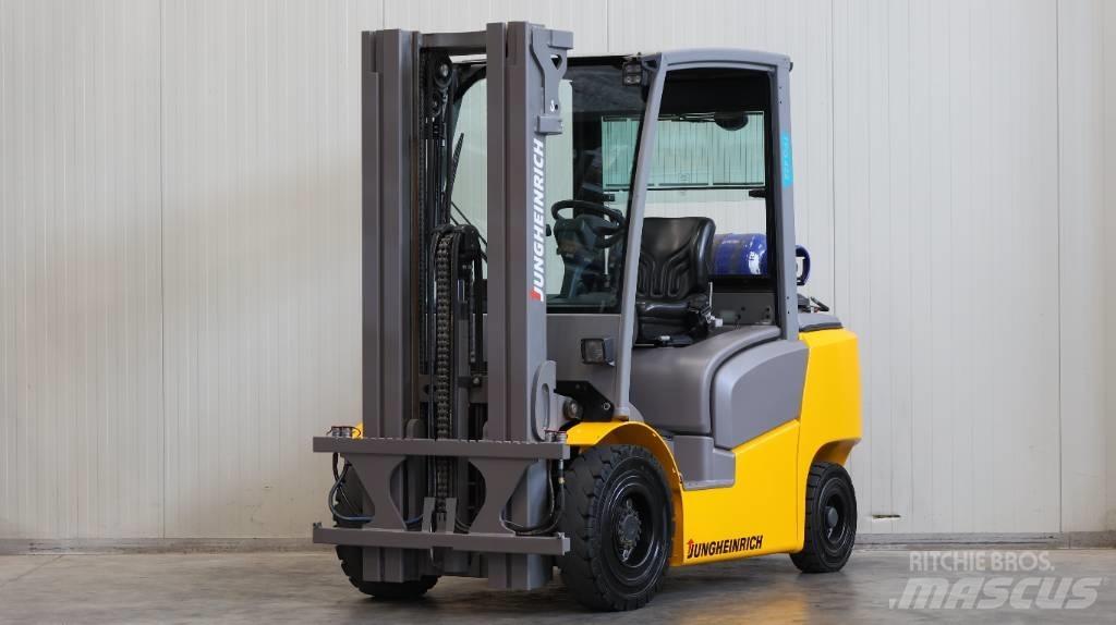 Jungheinrich TFG 425 Газові навантажувачі