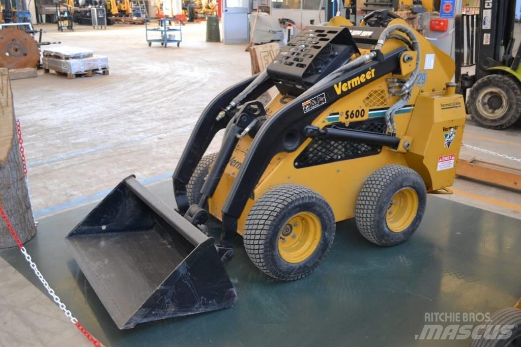Vermeer S600 Багатофункціональне обладнання для вантажних і землекопальних робіт