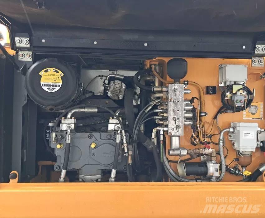 Liebherr R 926 LC Гусеничні екскаватори
