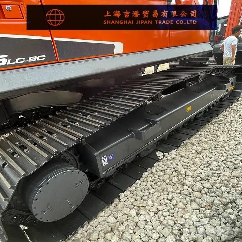 Doosan DX 225 Гусеничні екскаватори