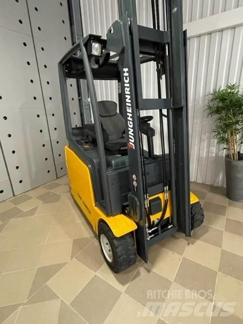 Jungheinrich EFG 218 Електронавантажувачі